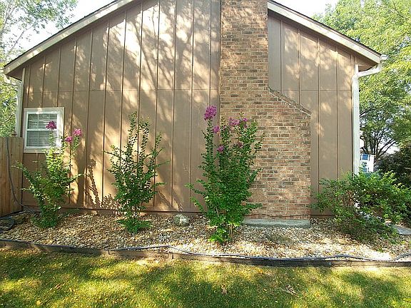 5th image of 4100 NW Apple Valley Ct