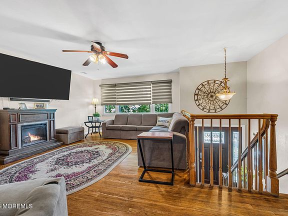 5th image of 62 Warren Place