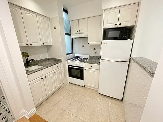 Rented by Corcoran | media 12