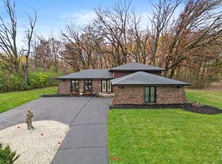 26450 S Woodlawn Ave, Crete, IL 60417