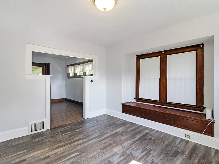 2084 Wascana Ave — Photo 7