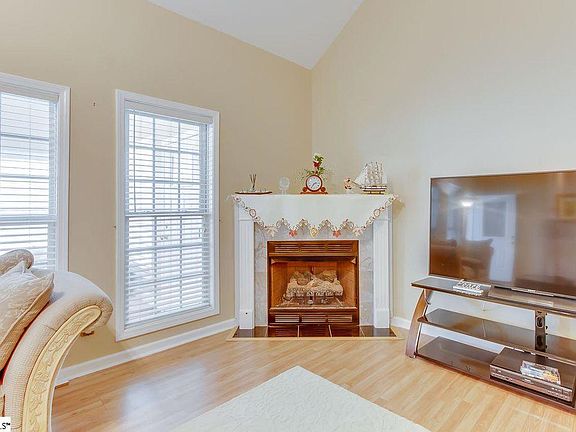 3rd image of 121 Lauren Wood Cir