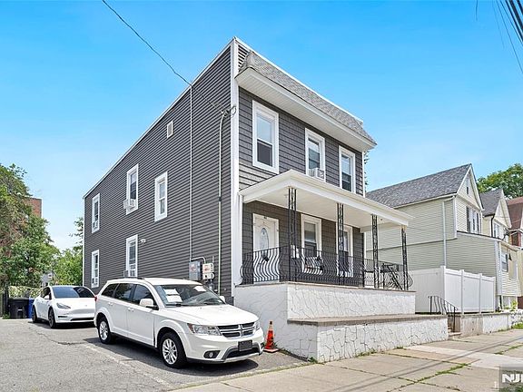 2nd image of 62 Welland Ave
