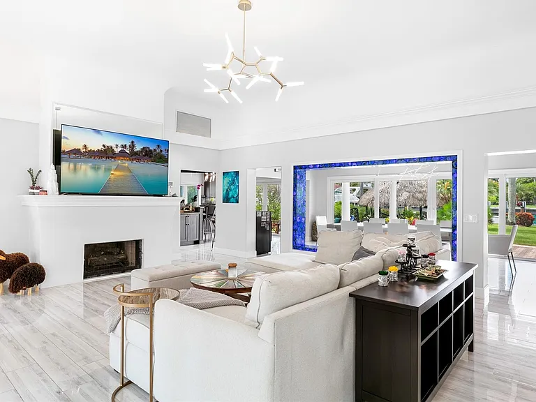 913 Coconut Dr — Photo 15