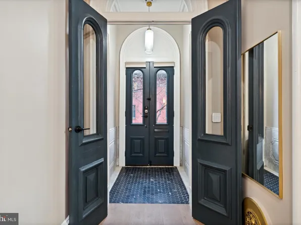 552 N 18th St, Philadelphia, PA 19130