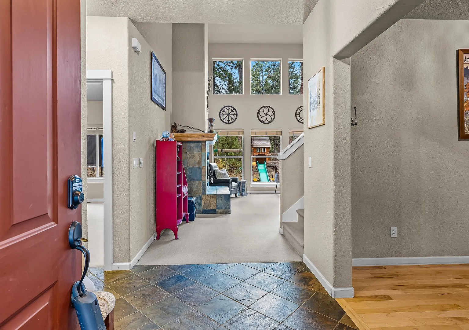 Spacious Home Near the Deschutes River — Photo 4