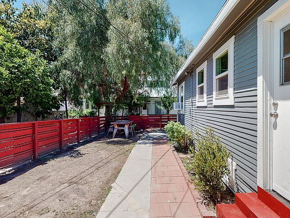 4th image of 2844 Sichel St #1/2