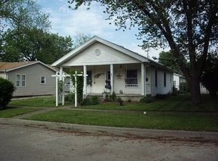 106 Johns St, Pana, IL