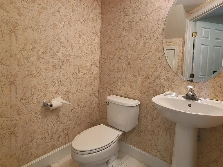 2511 Gadsby Pl — Photo 39