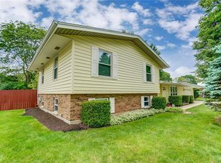 3095 Ranchfield Dr, Dayton, OH 45432