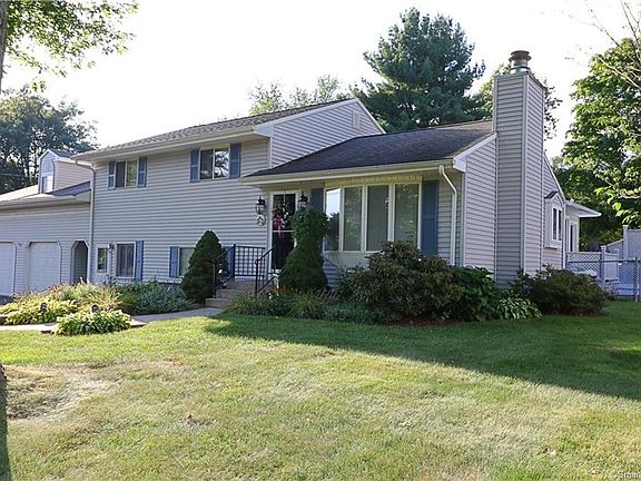 2nd image of 30 Lewis Dr