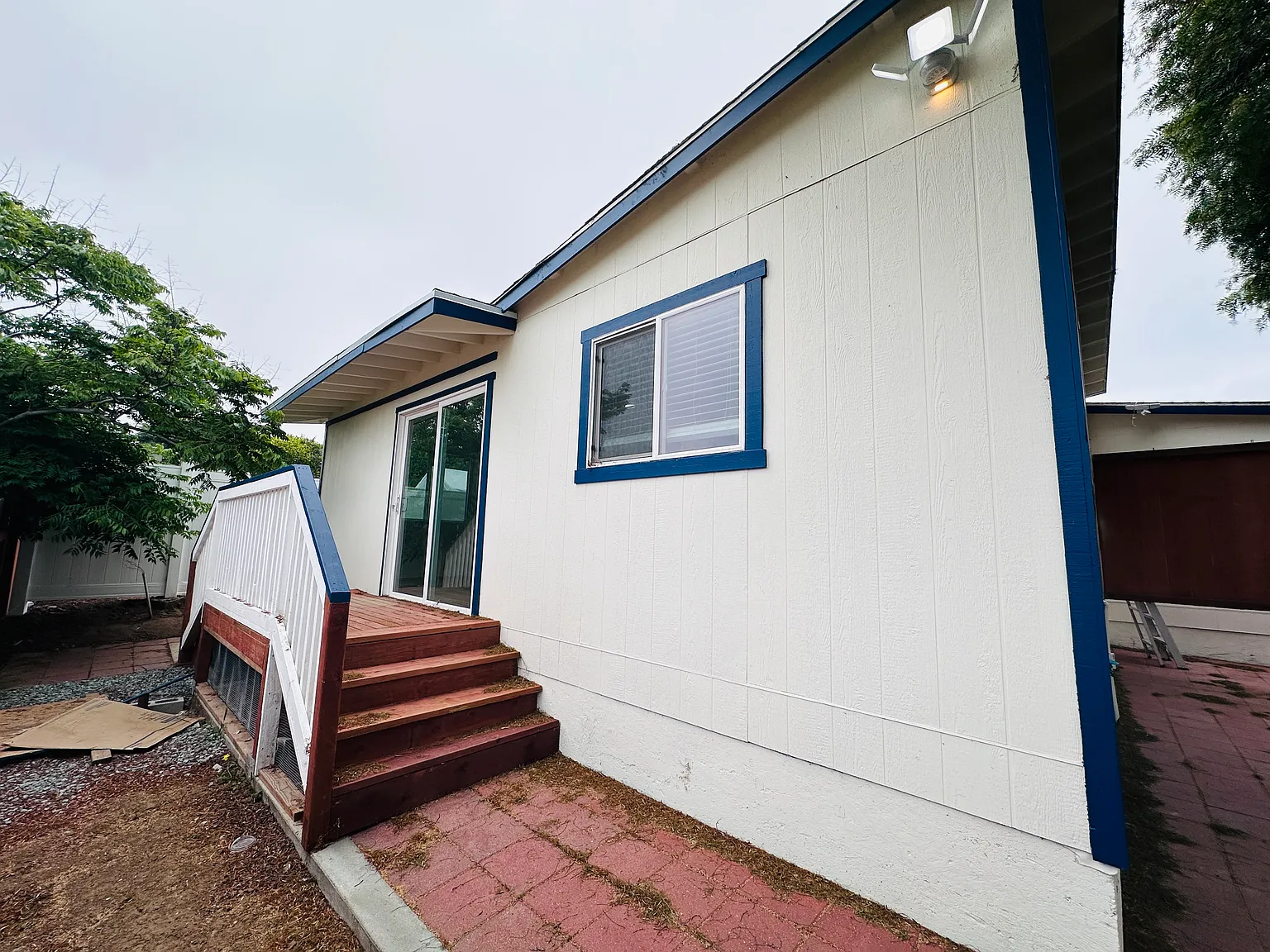 2 bed, 600 sqft, $2,500 — Photo 1