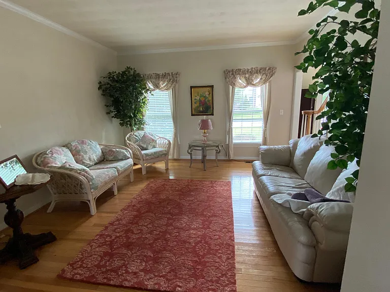 521 Vespasian Cir — Photo 23