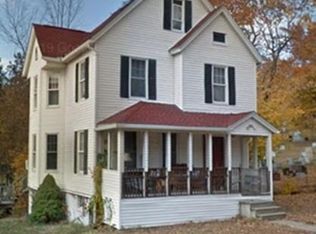 63 Sycamore St, Holyoke, MA 01040