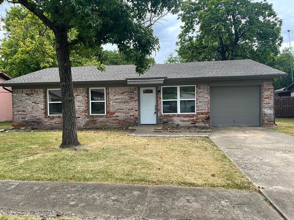 1st image of 806 E Martin Ln