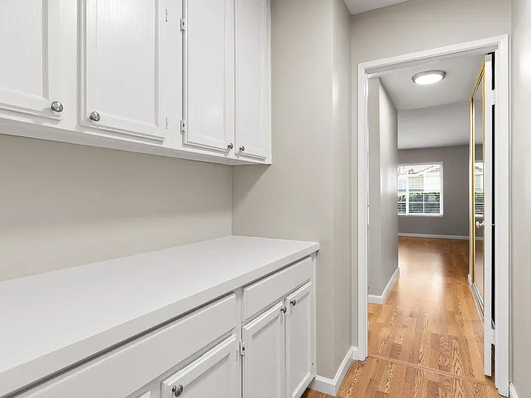 2975 Lexington Cir — Photo 15