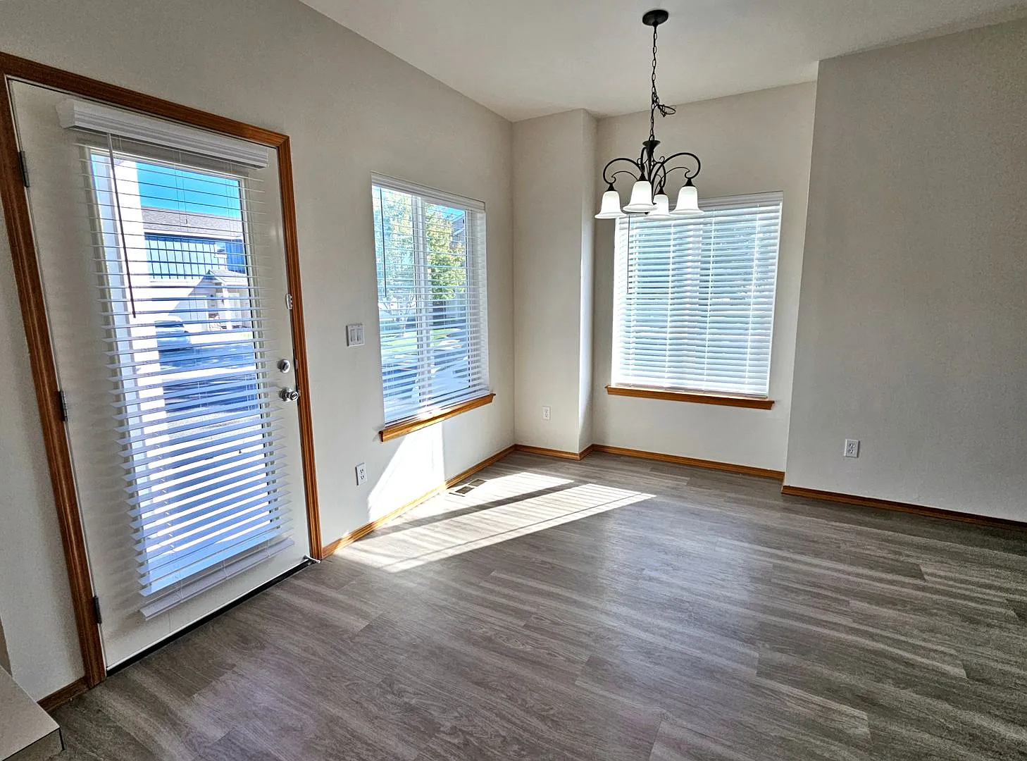 *360 Tour Available* Beautifully Remodeled 2-Story Home Available Now! — Photo 3