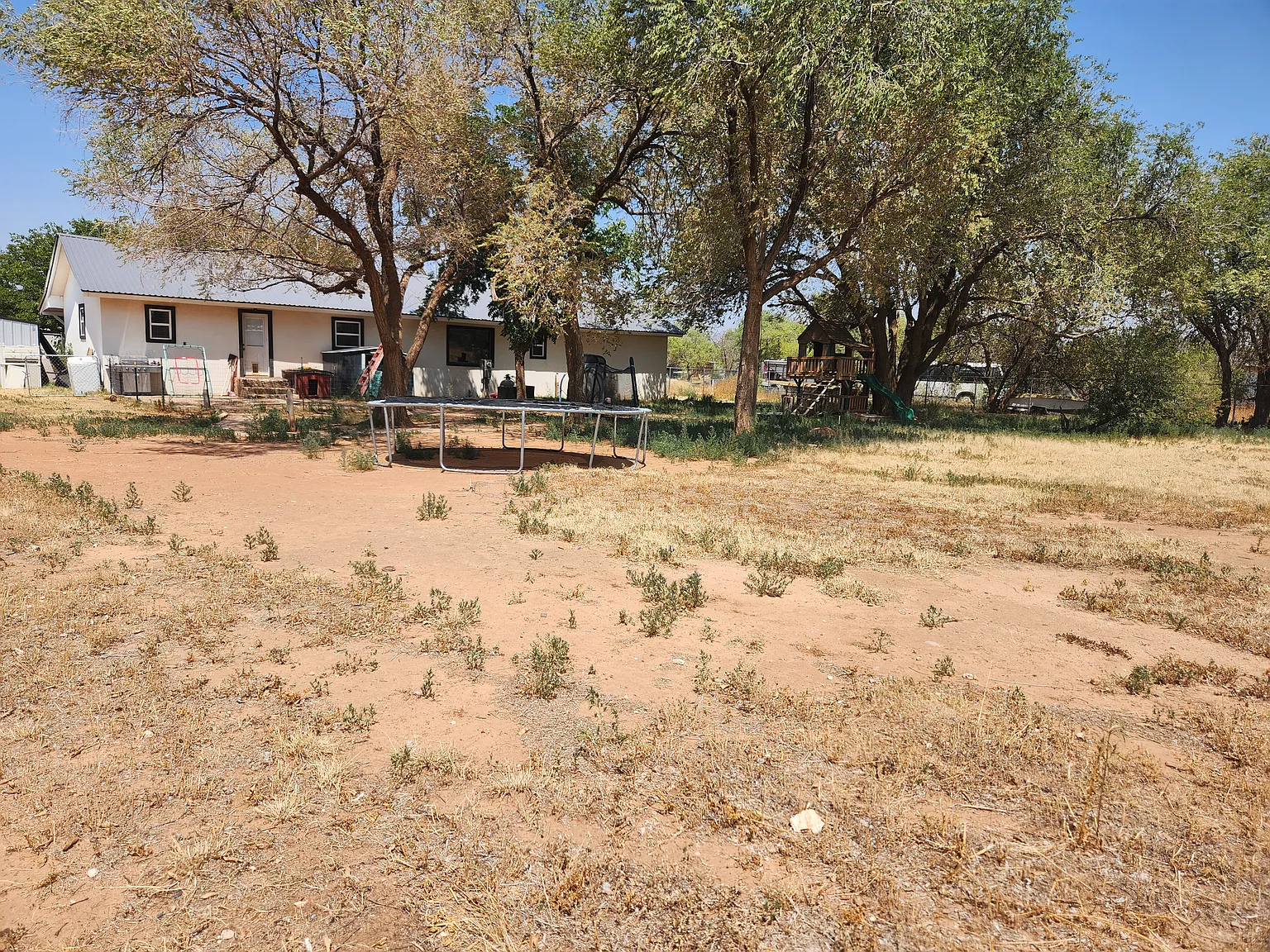 4 bed, 1872 sqft, $1,800 — Photo 2