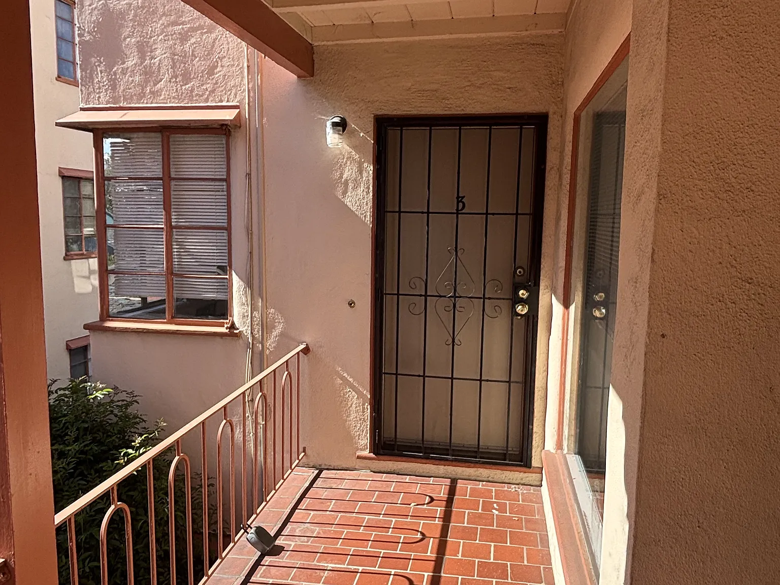 158 West Broadmoor Boulevard - 3 — Photo 2