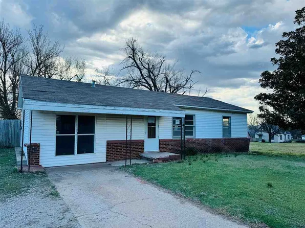 1008 N 5th St, Perry, OK 73077