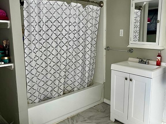 2nd image of 2133 Kinoole St