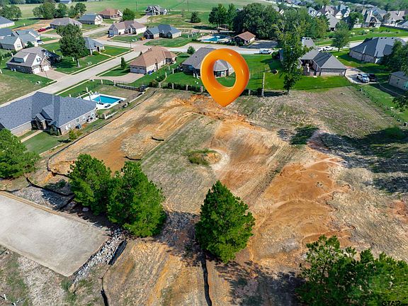 4th image of 308 Colton Cv