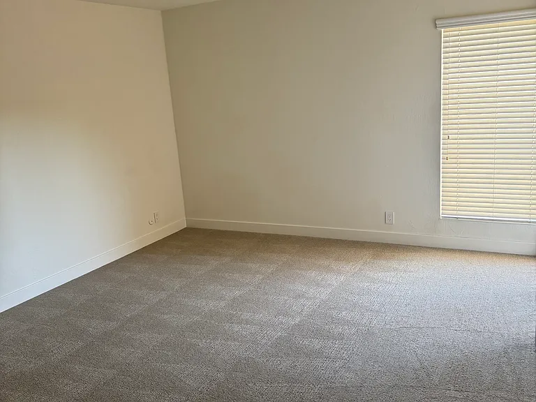 1515 The Glens Apartments — Photo 37