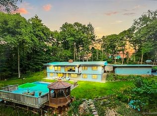 237 Duncaster Rd, Bloomfield, CT 06002