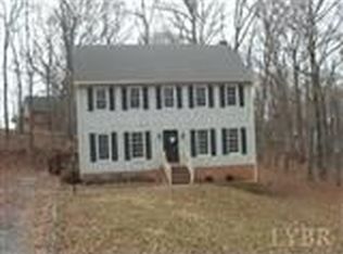 1042 Ivy Woods Dr, Forest, VA 24551