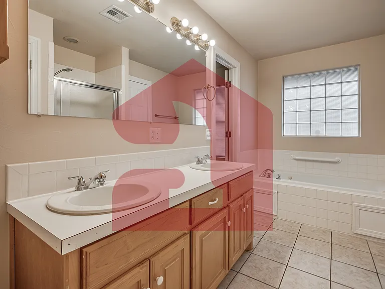 2711 Silvertree Dr — Photo 31