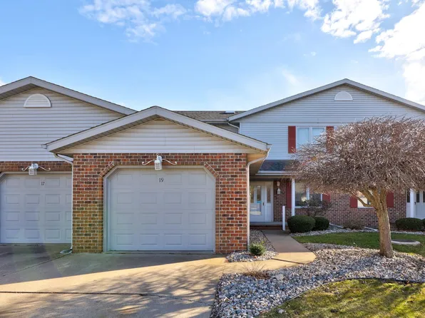 17 Wilshire Dr, Frankenmuth, MI 48734