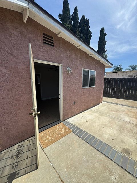1st image of 581 Brighthaven Ave #B