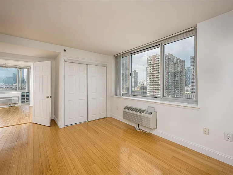 20 2nd St #1602 — Photo 6