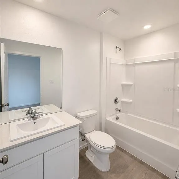 427 Artemis St — Photo 9