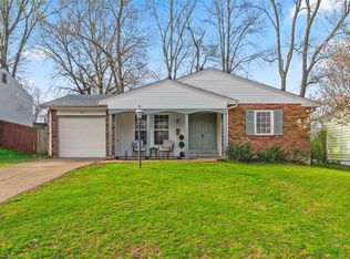 140 Maple Hill Ln, Saint Louis, MO