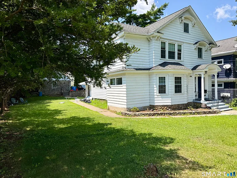 332 Robbins St — Photo 24
