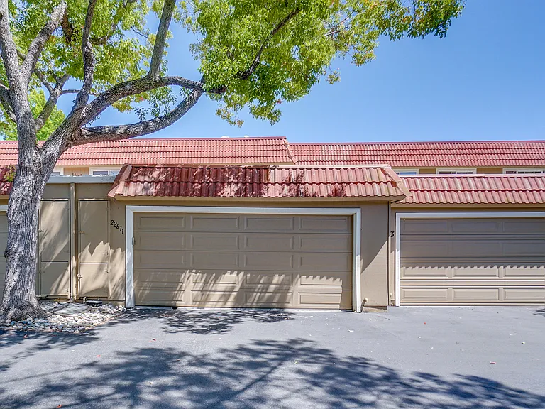 22671 Queens Oak Ct — Photo 16