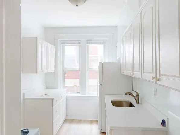 40-46 Longwood Ave, 40 Longwood Ave #2B-1Ba-995Sqft, Brookline, MA 02446