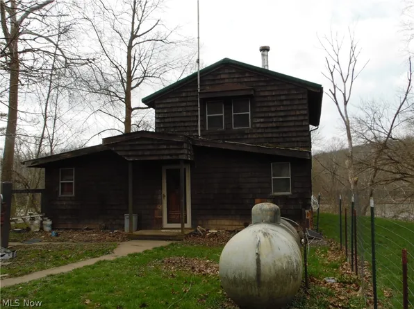 954 Luke Chute Rd, Waterford, OH 45786