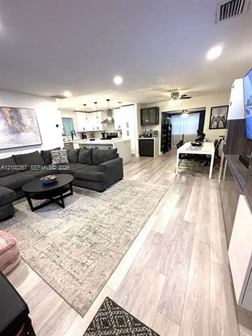 2751 SW 4th Ct # 2751, Fort Lauderdale, FL 33312 — Photo 4