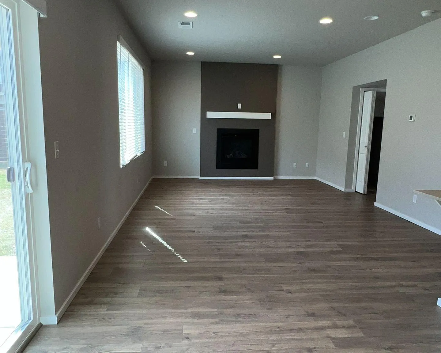 4 bed, 1801 sqft, $2,995 — Photo 3