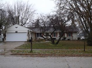 1830 Buckingham Rd, Mundelein, IL 60060