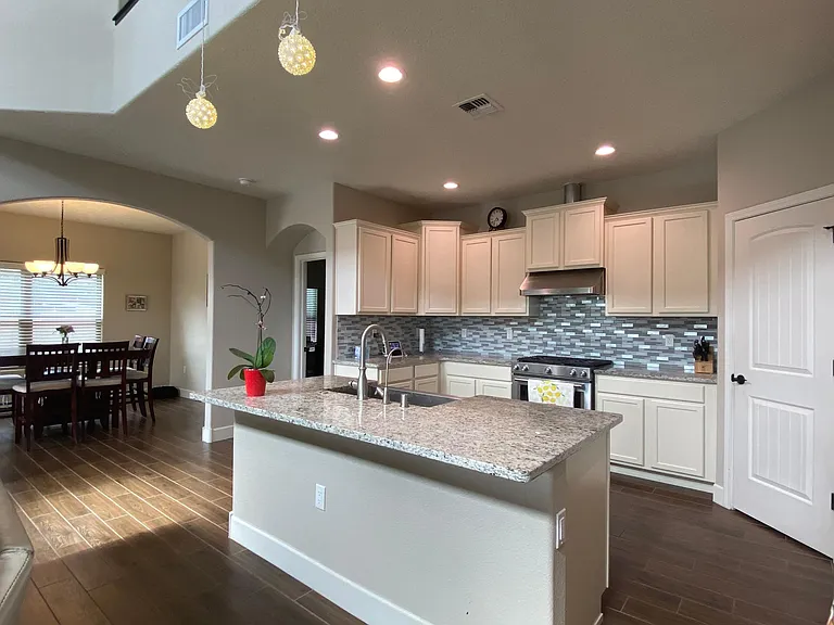 8701 Desert Finch Ln NE — Photo 6