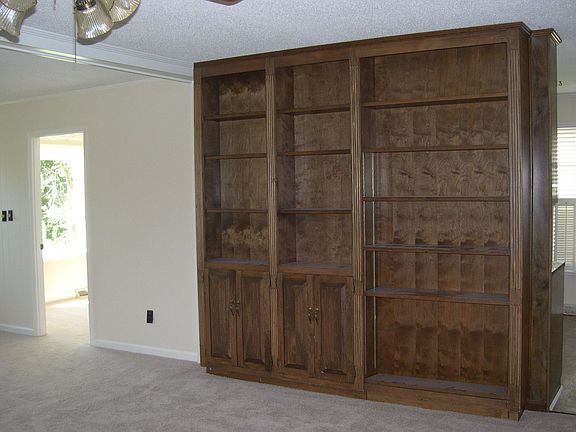 BUILT-IN BOOKCASES