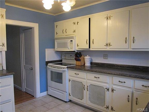 5th image of 1762 Hanover St