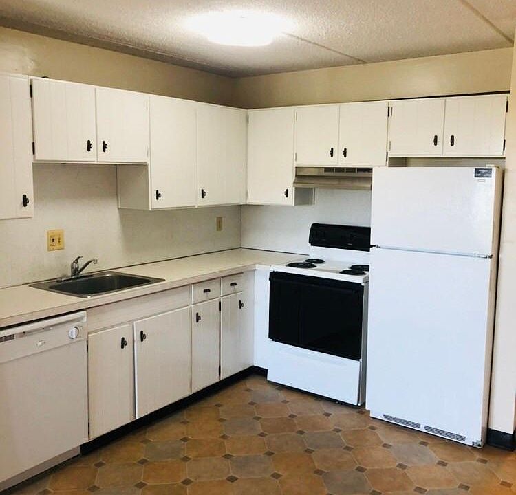1st image of 176 Presidents Ln APT 207