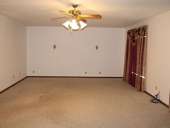 2nd image of 221 E Okmulgee St