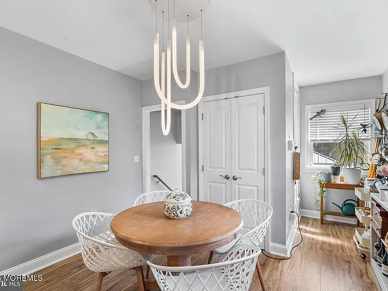12 Eden Ave — Photo 16