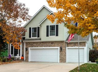 22715 W 49th Ter, Shawnee, KS 66226