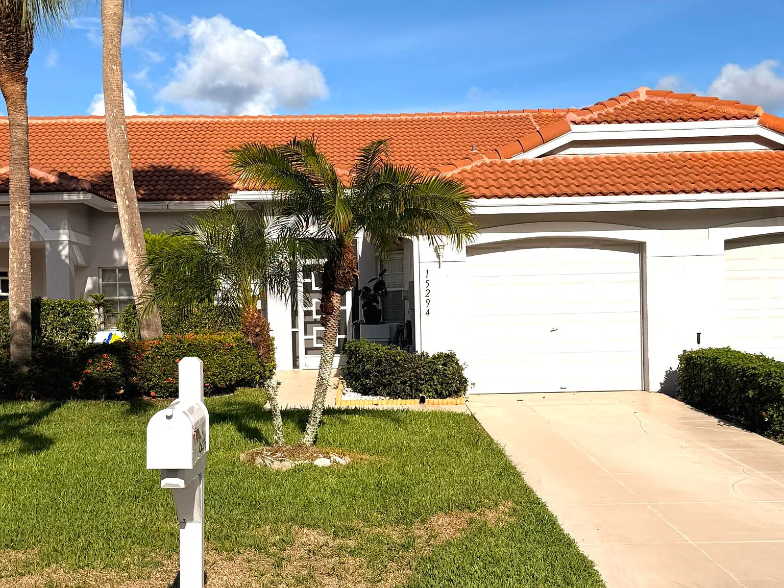 2 bed, 2.0 bath, 1175 sqft, $3,500 — Photo 2
